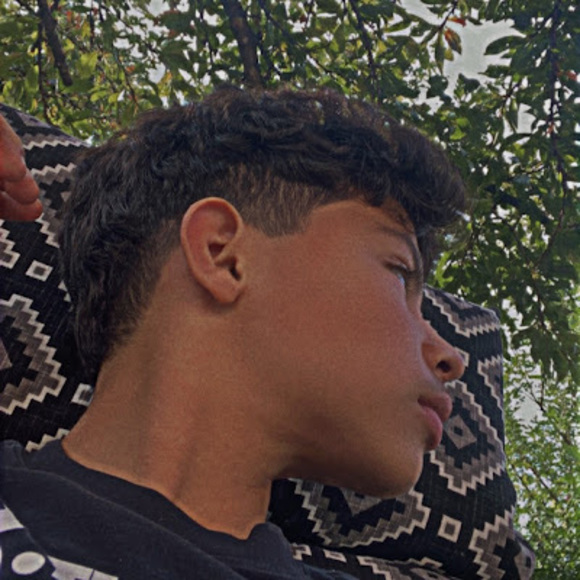 Meet your Posher, Emiliano - Picture 1 of 1